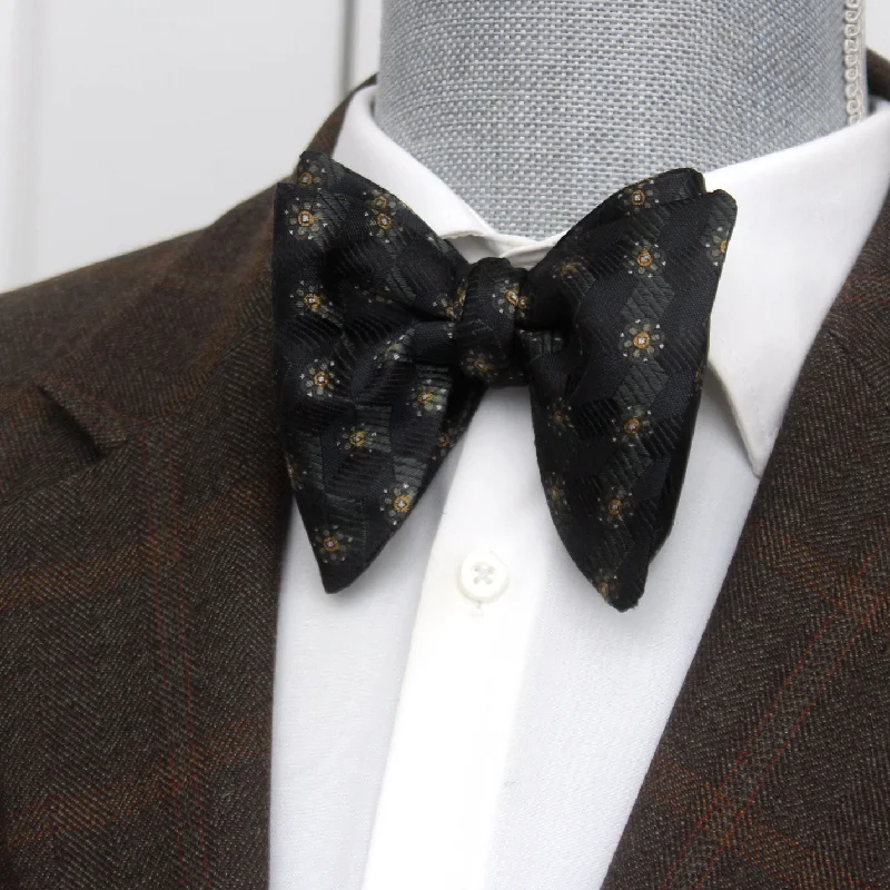 Designer tie for luxury business meetings-Big Butterfly Black Silk Bow Tie