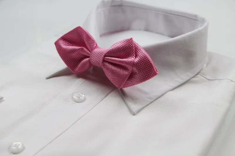 Men's tie with luxurious satin finish-Mens Baby Pink Diamond Shaped Checkered Bow Tie