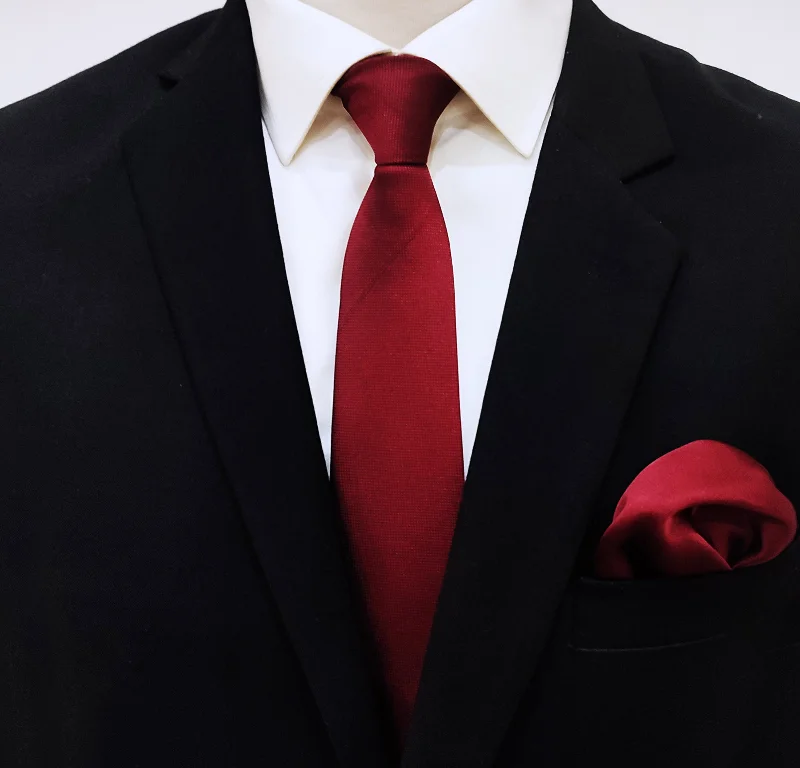 Casual men's tie with subtle design-Vine red tie and Pocket Square set