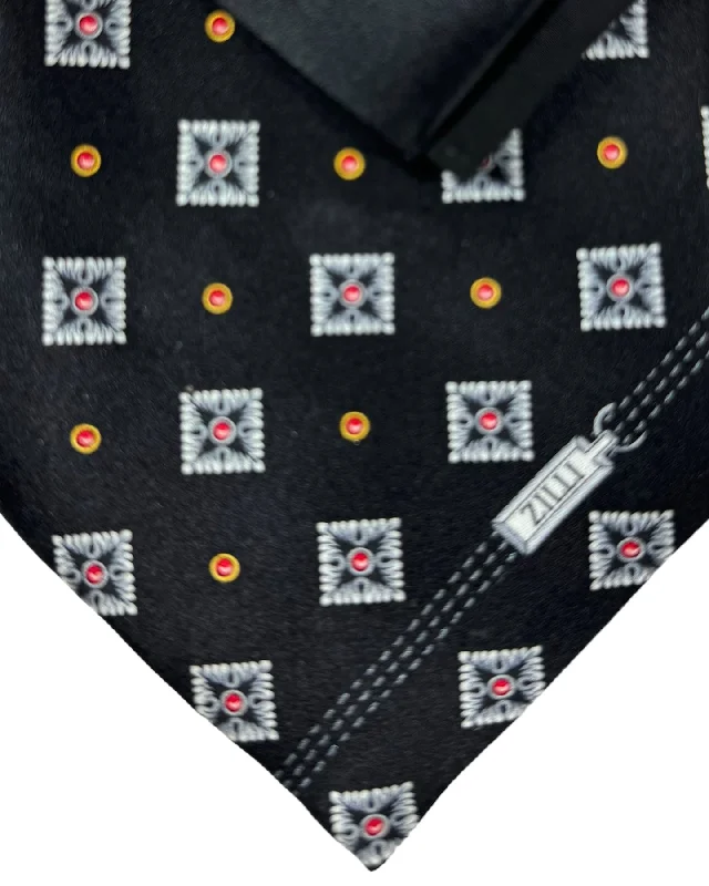 Men's tie with fine knit texture for work-Zilli Tie & Matching Pocket Square Set Black Red Silver Medallions